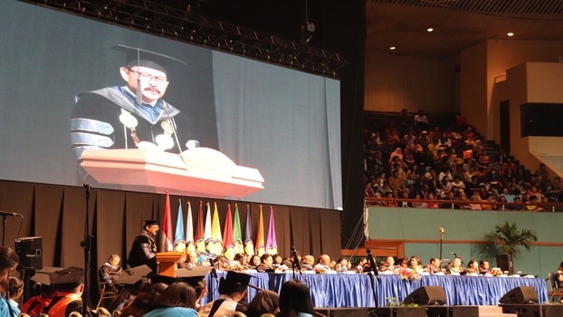 wisuda uki 1